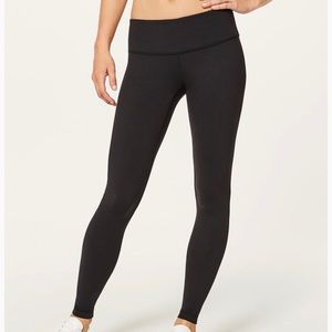 Black wunder under low rise leggings